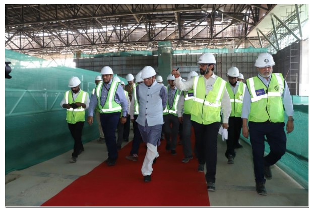 Shri Piyush Goyal reviews the progress of the India International Convention & Expo Centre (IICC) in Dwarka, Delhi; asks officials to expedite the works for completion of the Phase-1 of the project