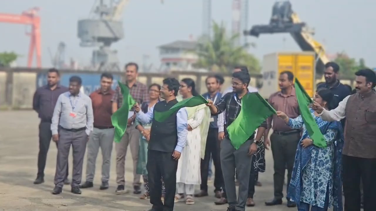 कोच्चि से न्यूजीलैंड के लिए केरल की पहली खेप रवाना। फोटो : पीआईबी