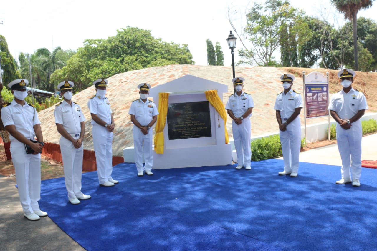 https://static.pib.gov.in/WriteReadData/userfiles/image/Foundation_Stone_for_the_Missile_Park_AGNEEPRASTHA_being_laid_by_Cmde_Rajesh_Debnath___CO__INS_Kalinga_in_the_presence_of_Vice_Adm_Atul_Kumar_Jain__FOC-in-C_ENC90W6.jpg