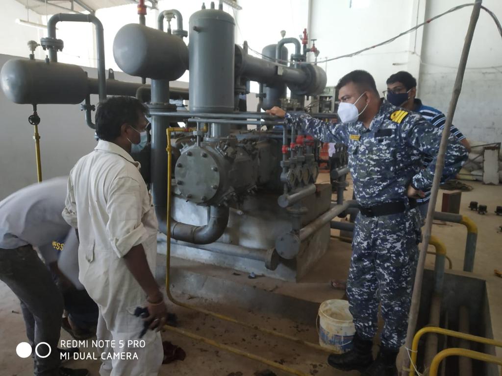 https://static.pib.gov.in/WriteReadData/userfiles/image/Naval_Dockyard_team_working_on_the_Oxygen_Plant_at_Nellore__5_5L79.jpg