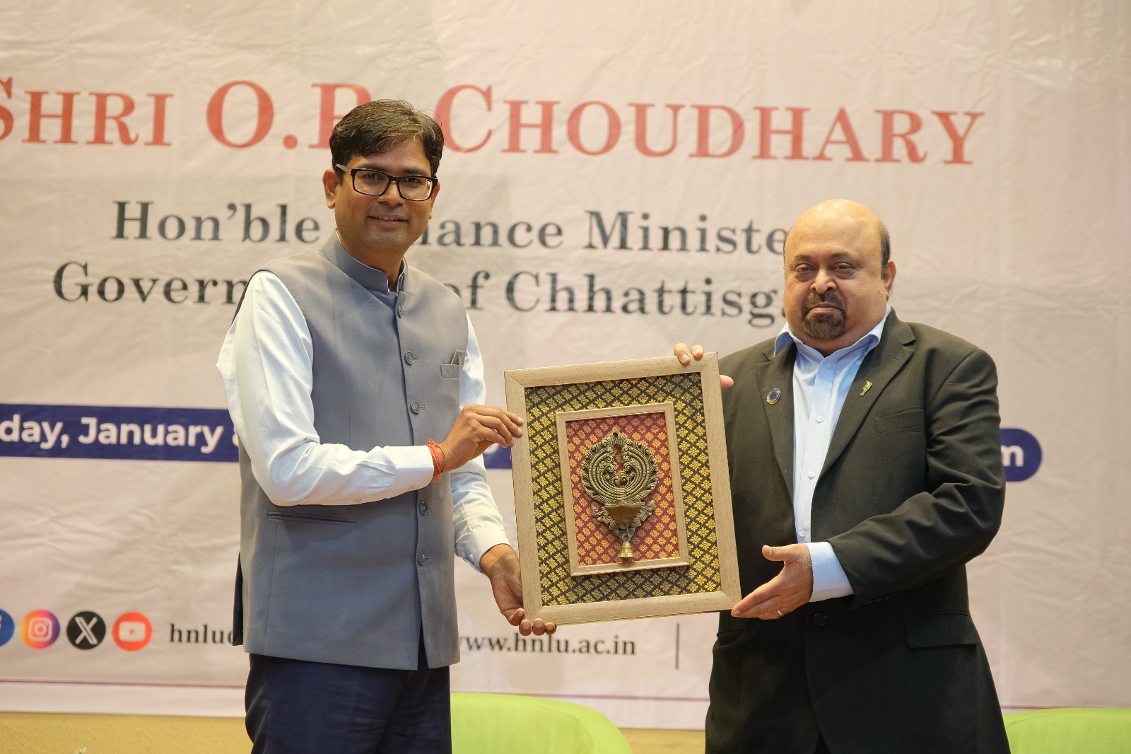 Press Release: Press Information Bureau