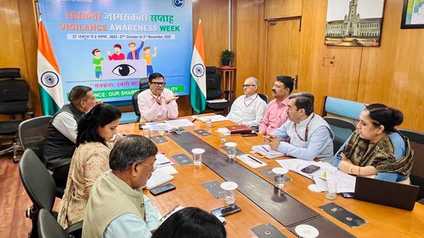 A group of people sitting around a tableAI-generated content may be incorrect.