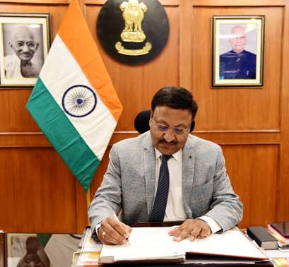Shri Rajiv Kumar assumes charge as the 25th CEC of India