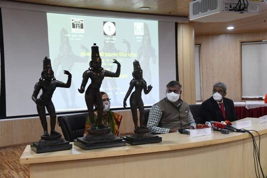 Bronze sculptures of 13th century Lord Rama, Lakshmana and Goddess Sita were handed over to the Tamil Nadu Statue Branch