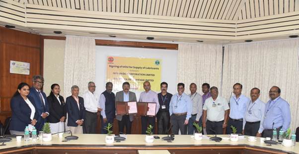 RINL and IOCL Exchanging MoUs at RINL .jpg