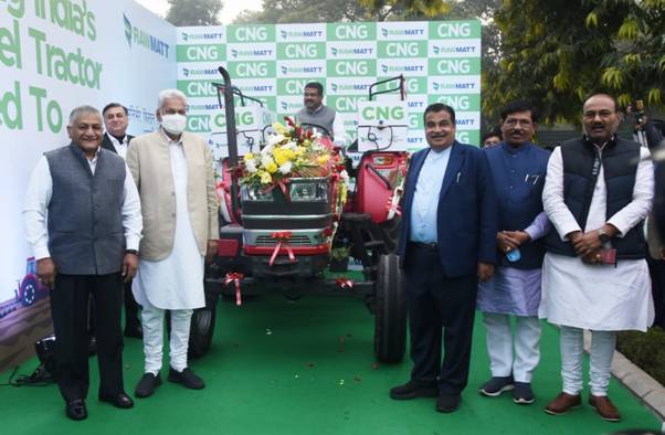 gadkari-launches-indias-first-diesel-converted-cng-tractor