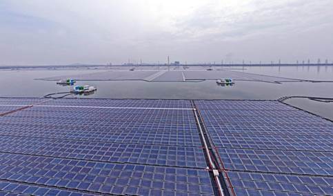 largest floating solar plant