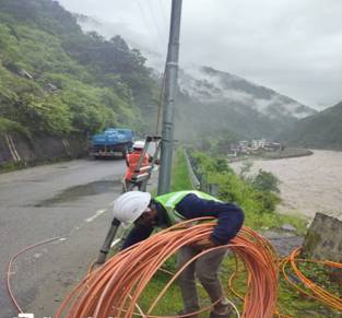 A group of men working on a roadAI-generated content may be incorrect.