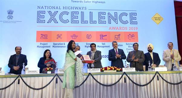 The Union Minister for Road Transport & Highways and Micro, Small & Medium Enterprises, Shri Nitin Gadkari presenting the National Highways Excellence Awards, at a function, in New Delhi on January 14, 2020.	The Minister of State for Road Transport and Highways, General (Retd.) V.K. Singh, the Secretary, Ministry of Road Transport and Highways, Dr. Sanjeev Ranjan and other dignitaries are also seen.