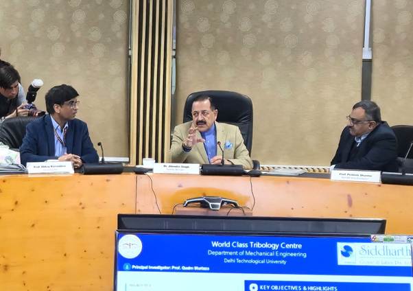 A group of people sitting at a tableAI-generated content may be incorrect.