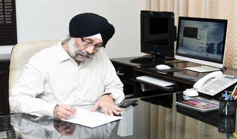 Shri Inderjit Singh taking charge as the Secretary, Ministry of Coal, in New Delhi on June 14, 2018. 