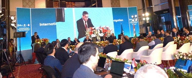 A group of people sitting around a tableAI-generated content may be incorrect.