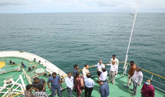 Union Minister Dr Jitendra Singh visits Indian Subcontinent’s Pioneer Research Vessel Ship “Sagar Nidhi” and interacts with top Scientists on the deck