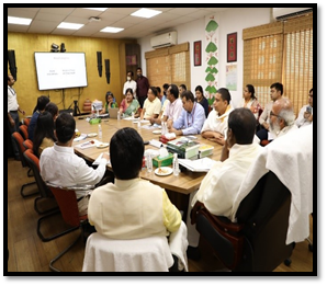 Shri Arjun Munda holds a high level meeting with team of Patanjali  to review progress of projects being implemented in partnership with it