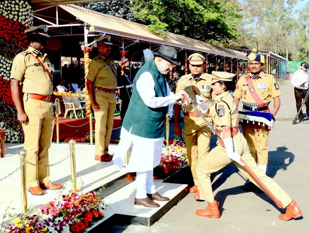 केन्द्रीय गृह एवं सहकारिता मंत्री ने पुलिस अकादमी 74 RR IPS बैच के दीक्षांत समारोह को संबोधित किया 20 image003O40F