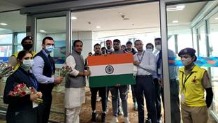 ऑपरेशन गंगा:  यूक्रेन से 200 छात्र और भारतीय नागरिक पहुंचे दिल्ली,  रसायन और उर्वरक राज्‍य मंत्री श्री भगवंत खुबा ने स्‍वदेश लौटे इन छात्रों और नागरिकों का किया स्वागत