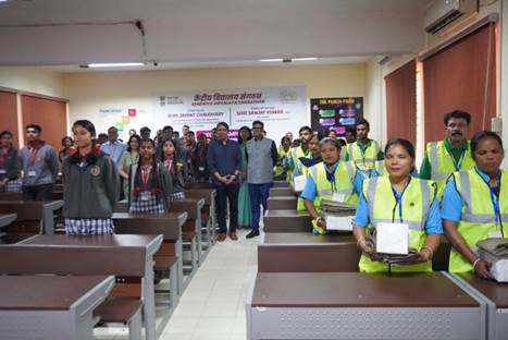 A group of people in a classroomAI-generated content may be incorrect.