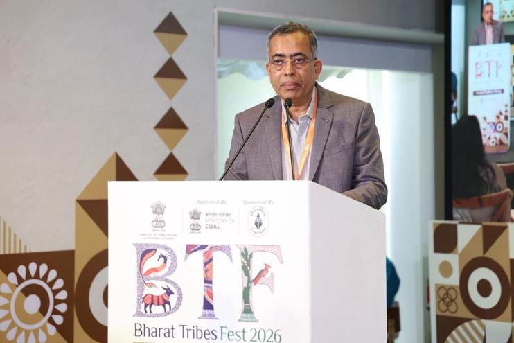 A person standing at a podiumAI-generated content may be incorrect.