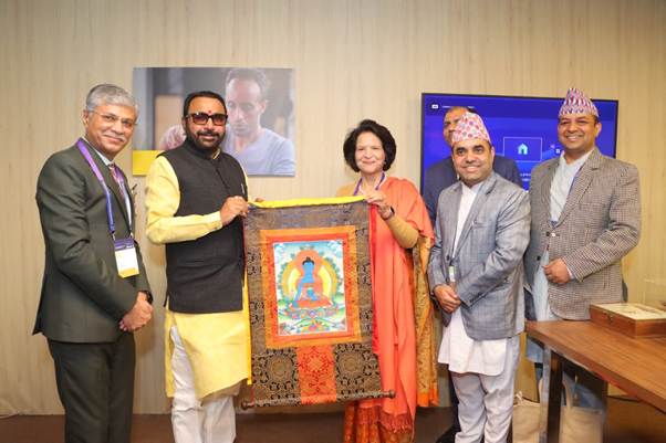 A group of people holding a piece of artAI-generated content may be incorrect.