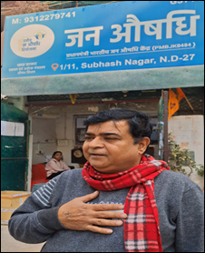 A person wearing a scarfDescription automatically generated