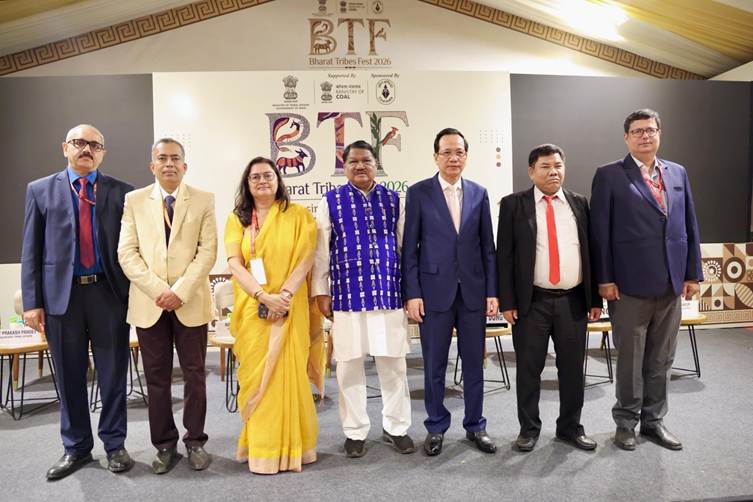 A group of people standing in front of a wallAI-generated content may be incorrect.