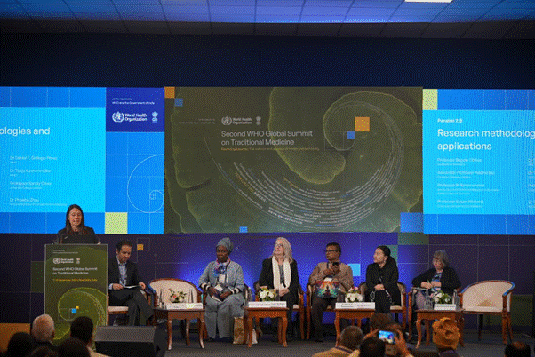 A group of people sitting in chairsAI-generated content may be incorrect.